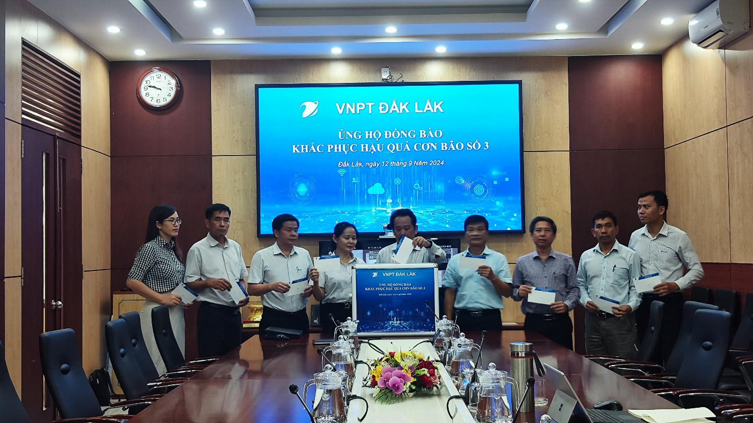 VNPT Đắk Lắk ủng hộ đồng bào khắc phục hậu quả cơn bão số 3