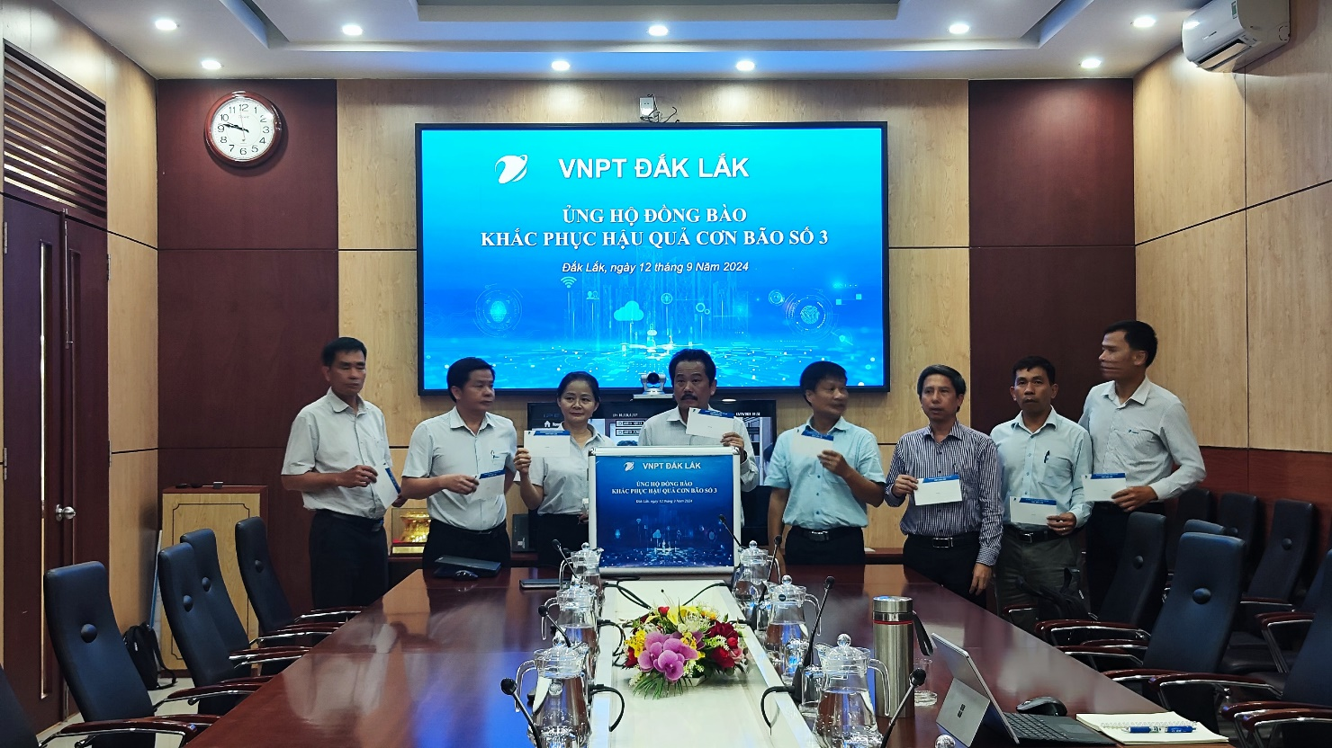 vnpt-dak-lak-ung-ho-dong-bao-khac-phuc-bao-yagi-2